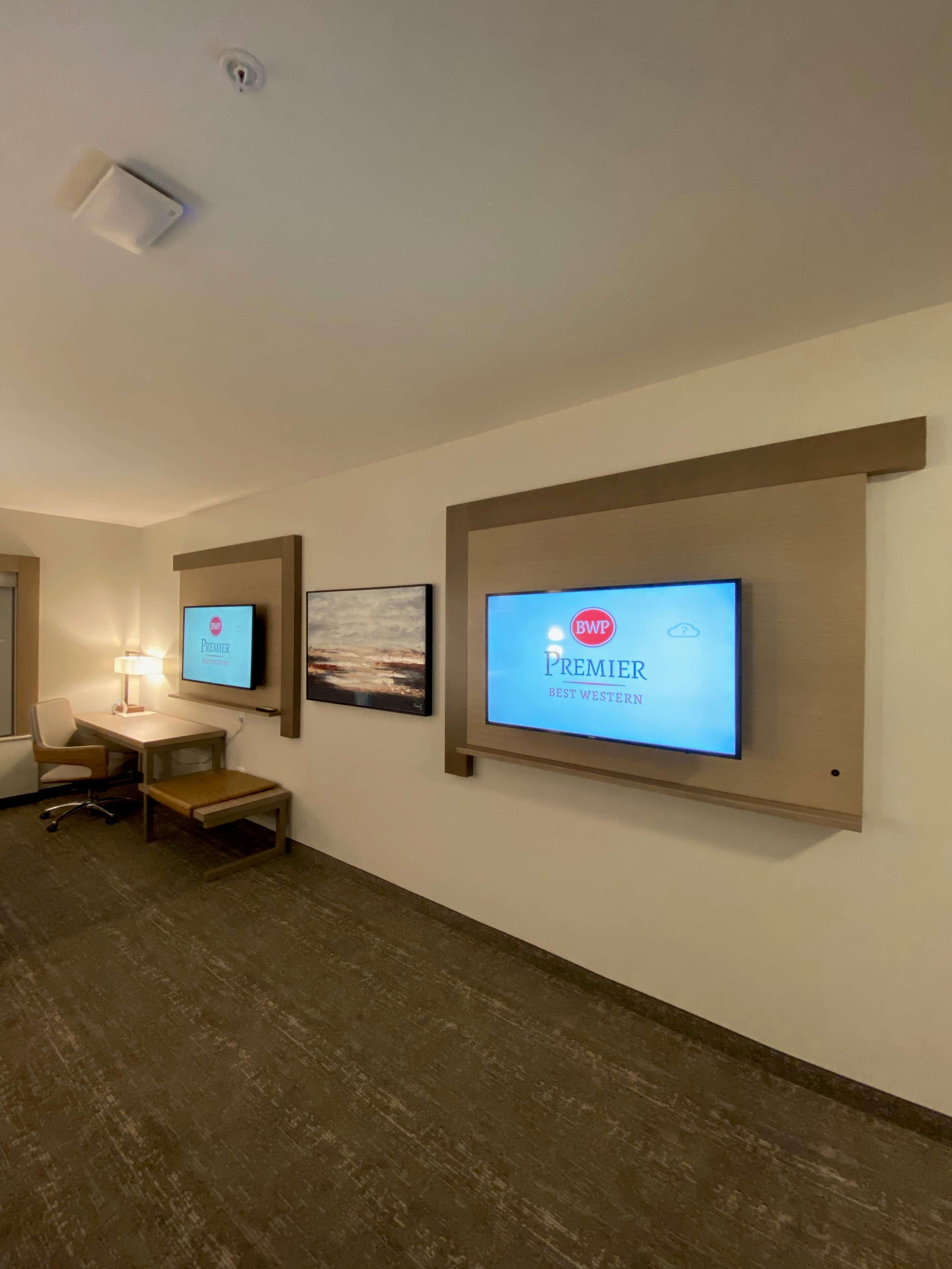 Best Western Premier Prince Albert Exterior photo