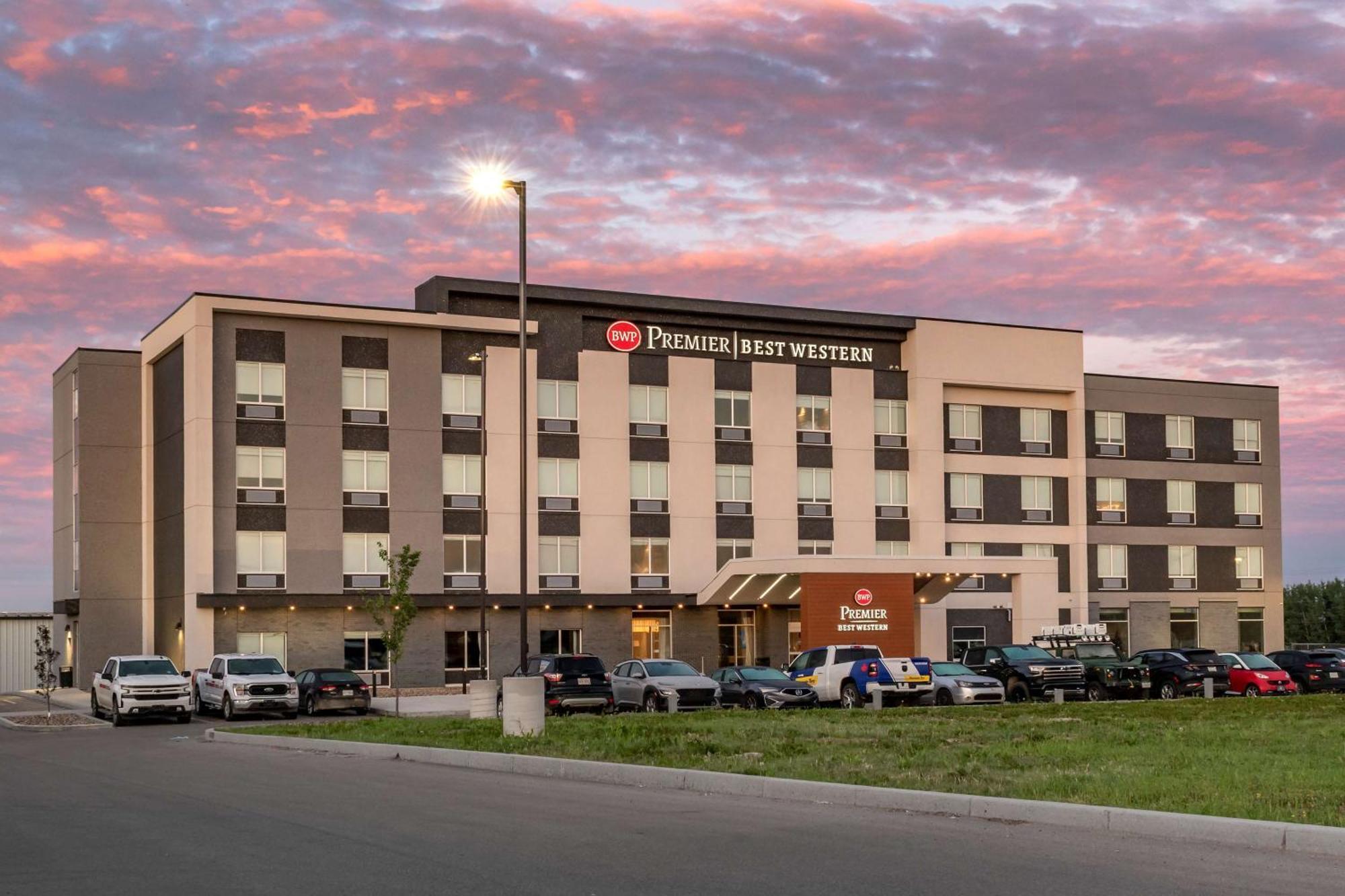 Best Western Premier Prince Albert Exterior photo